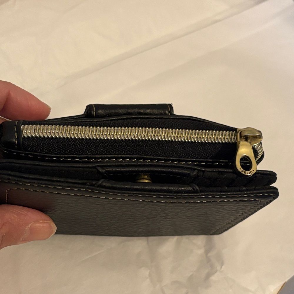 Relic Black Compact Wallet - Picture 6 of 11